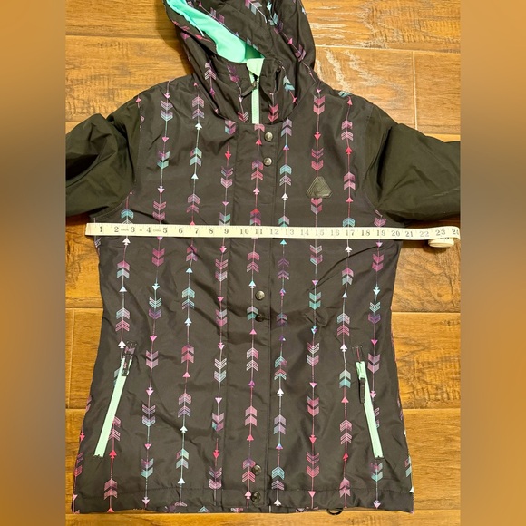 Aperture women’s black snowboard jacket size medium. - Picture 11 of 12